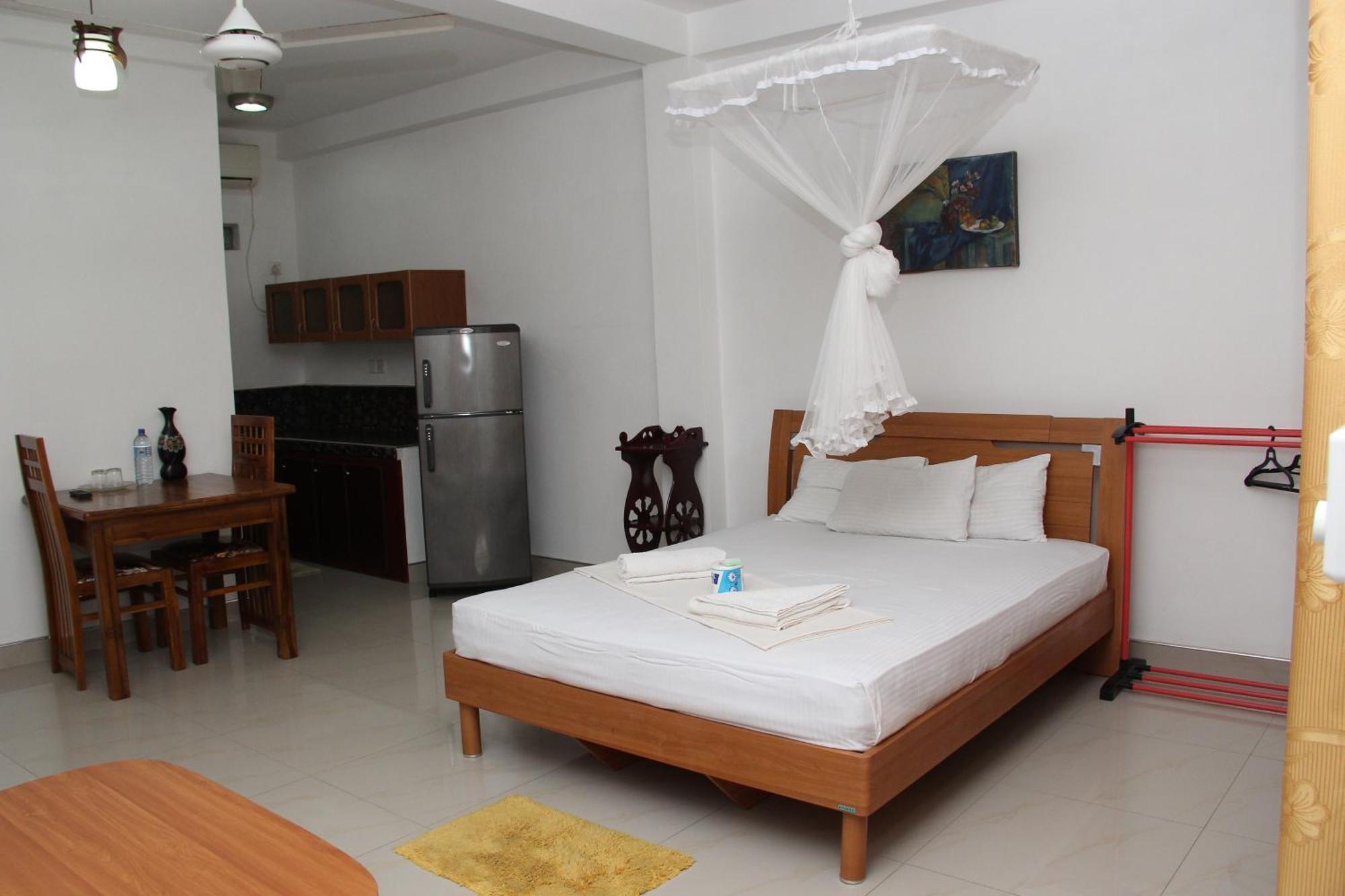 Shanith Guesthouse نيجومبو الغرفة الصورة