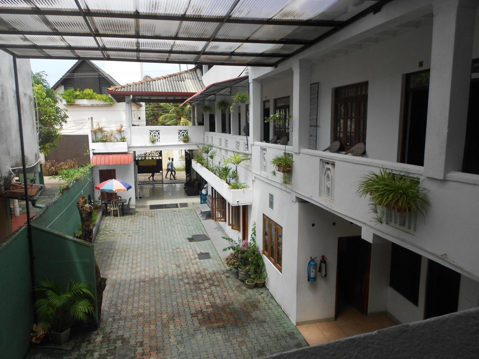 Shanith Guesthouse نيجومبو المظهر الخارجي الصورة